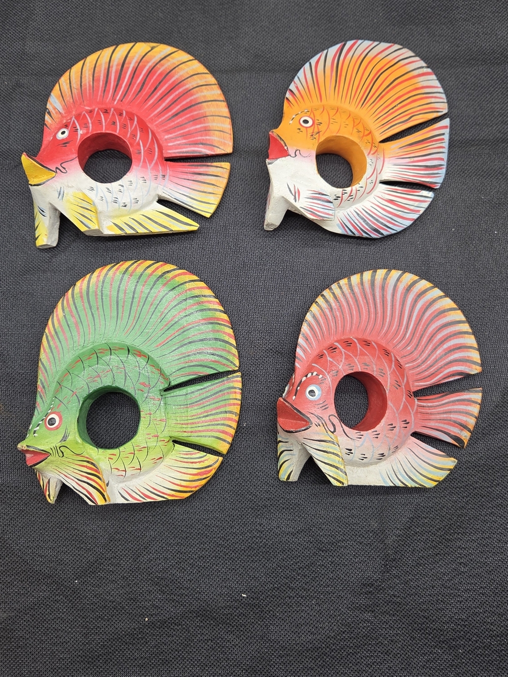 Set 4 WOODEN TROPICAL FISH NAPKIN RINGS Holders Hand Painted Nautical Decor